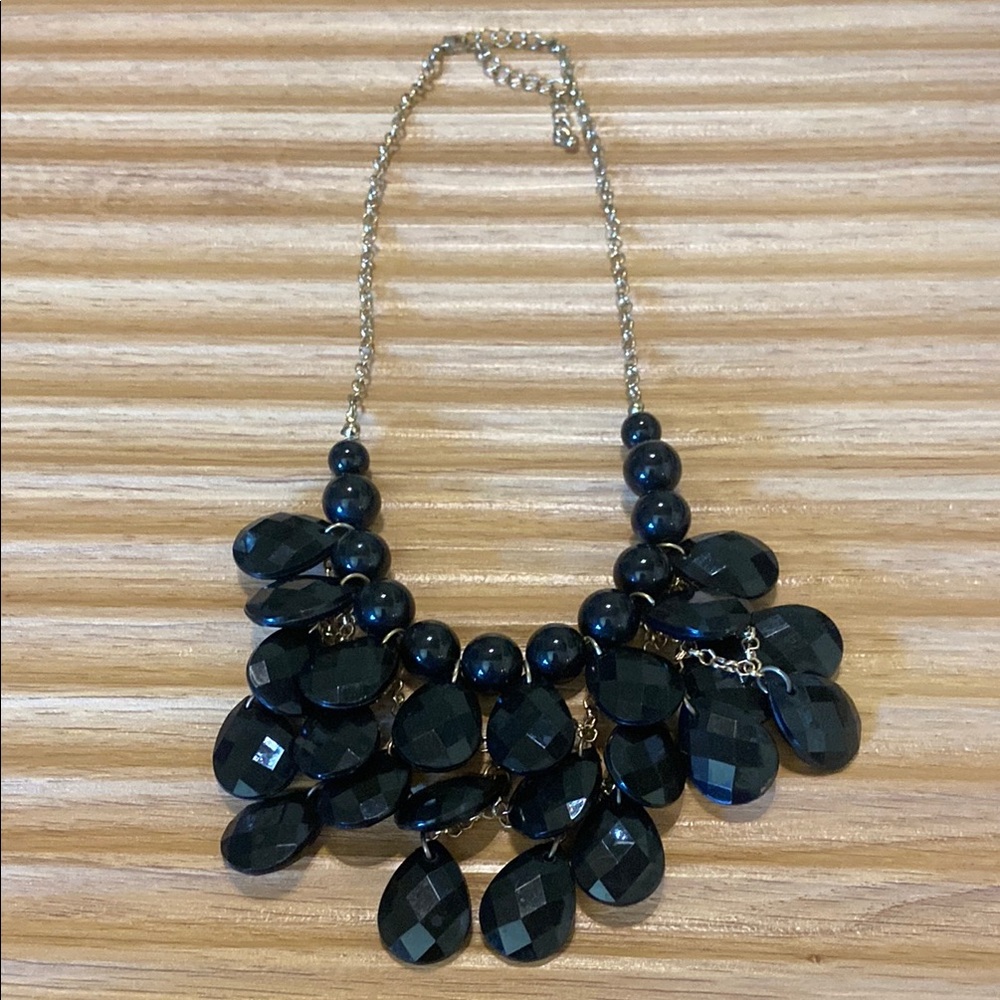 💙2/$5 Gold & Black Beaded Necklace